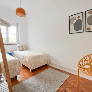 Light-filled & Renovated Apartment, By Timecooler Apartment